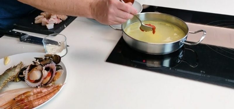 receta fácil de Sopa Cremosa de Pescados y Langostinos